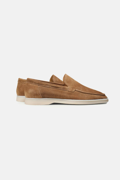 Low suede loafers caramel